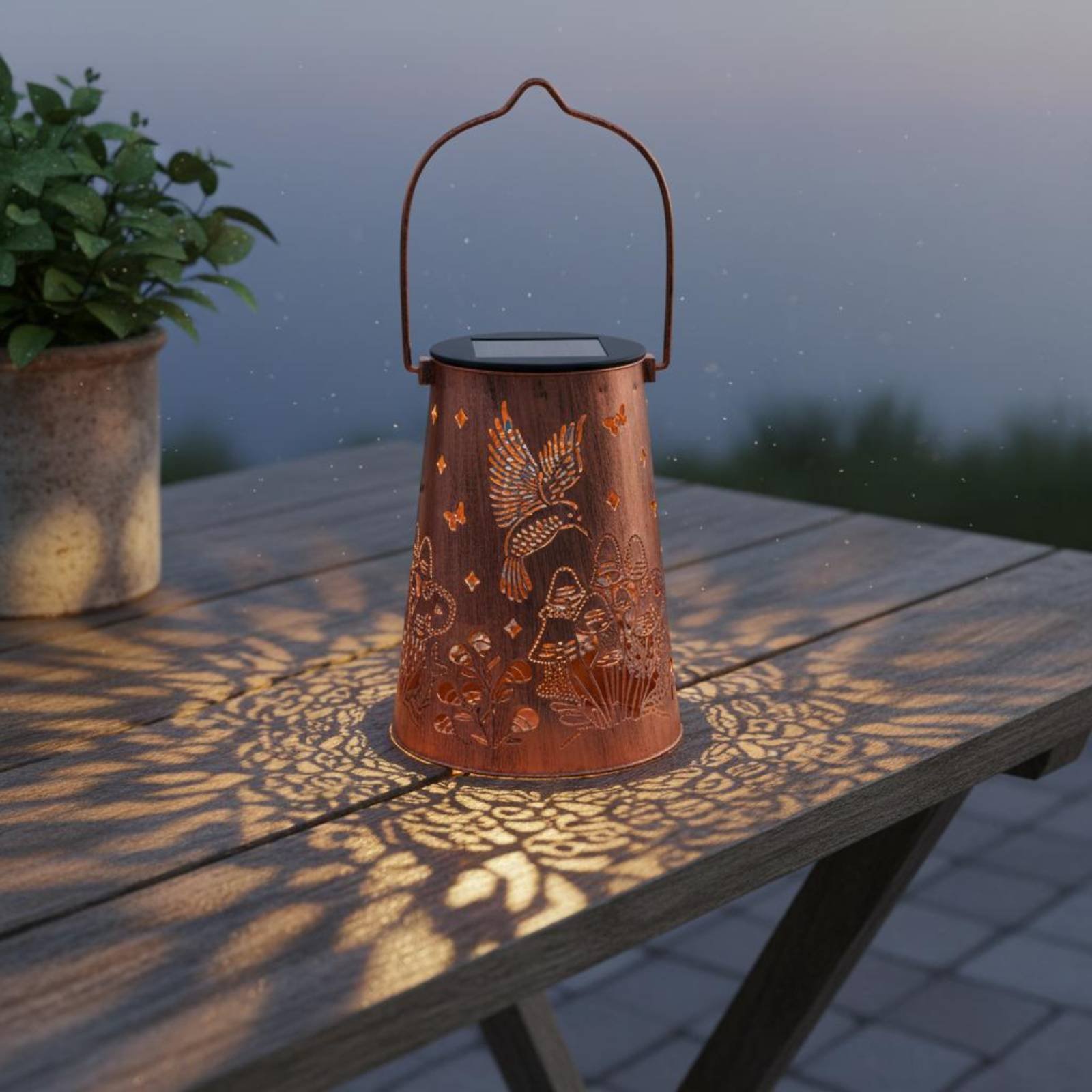 Floral Garden Lantern Pattern  - Outdoor Lighting Battery Powered recension och pris